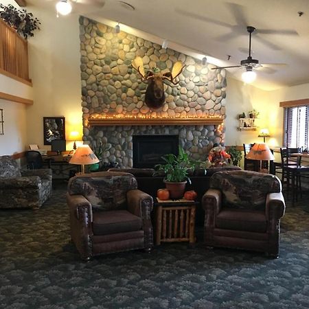 Moose Lake Lodge & Suites Luaran gambar