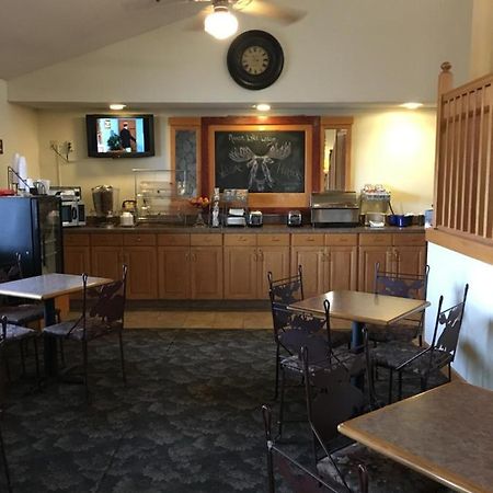 Moose Lake Lodge & Suites Luaran gambar