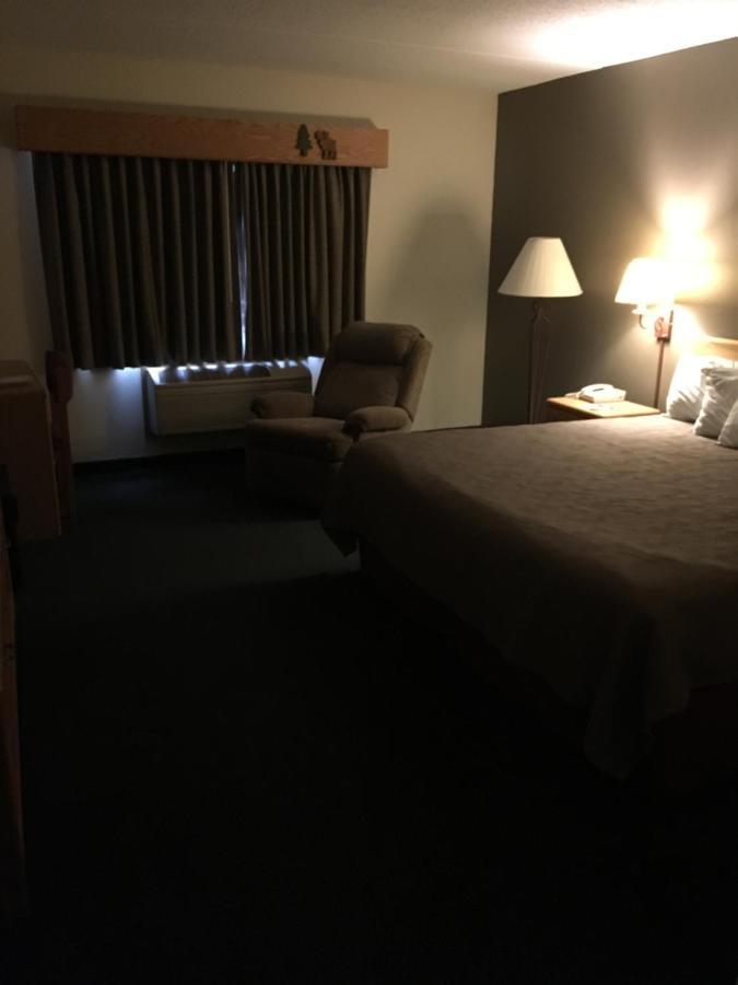 Moose Lake Lodge & Suites Luaran gambar