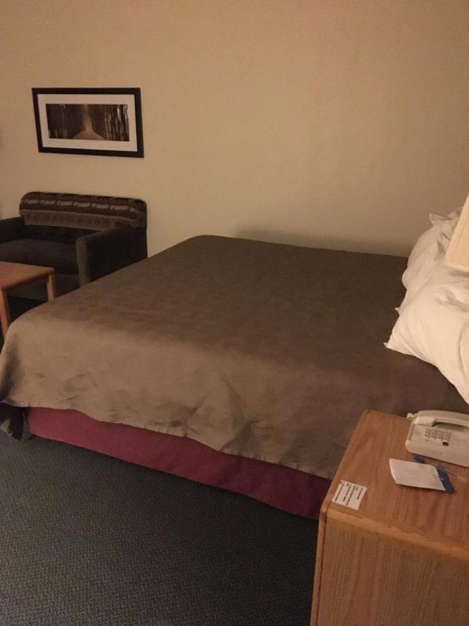 Moose Lake Lodge & Suites Luaran gambar