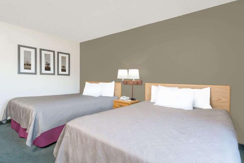 Moose Lake Lodge & Suites Luaran gambar